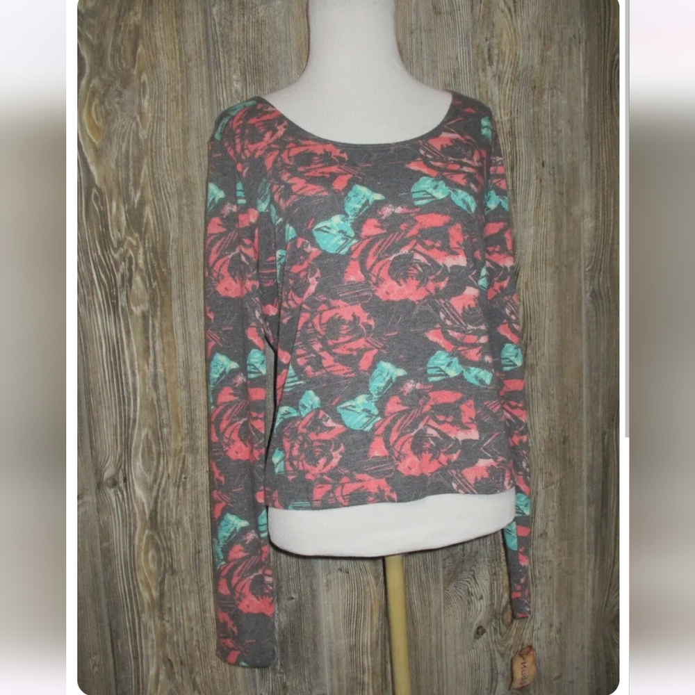 Mudd Womens Size L NWT Long Sleeve Floral Shirt Scoopneck Crop